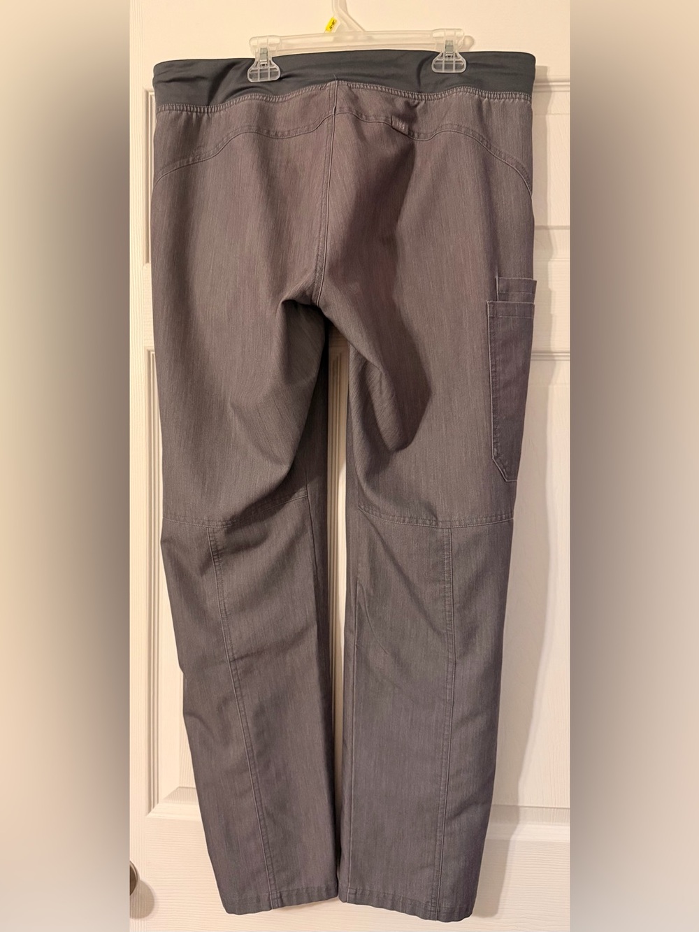 FIGS Scrub Top and Kade Cargo pants in Graphite - size Large